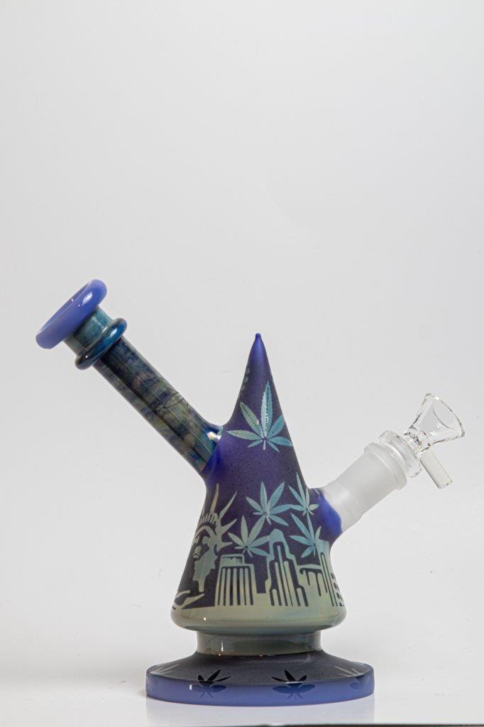 Etched New York Weed Water Bong – a 7.5-inch rig designed for weed and dabs. Available for sale, this exceptional piece showcases an Etched New York design, a 14MM male bowl for weed, and a straight-down stem