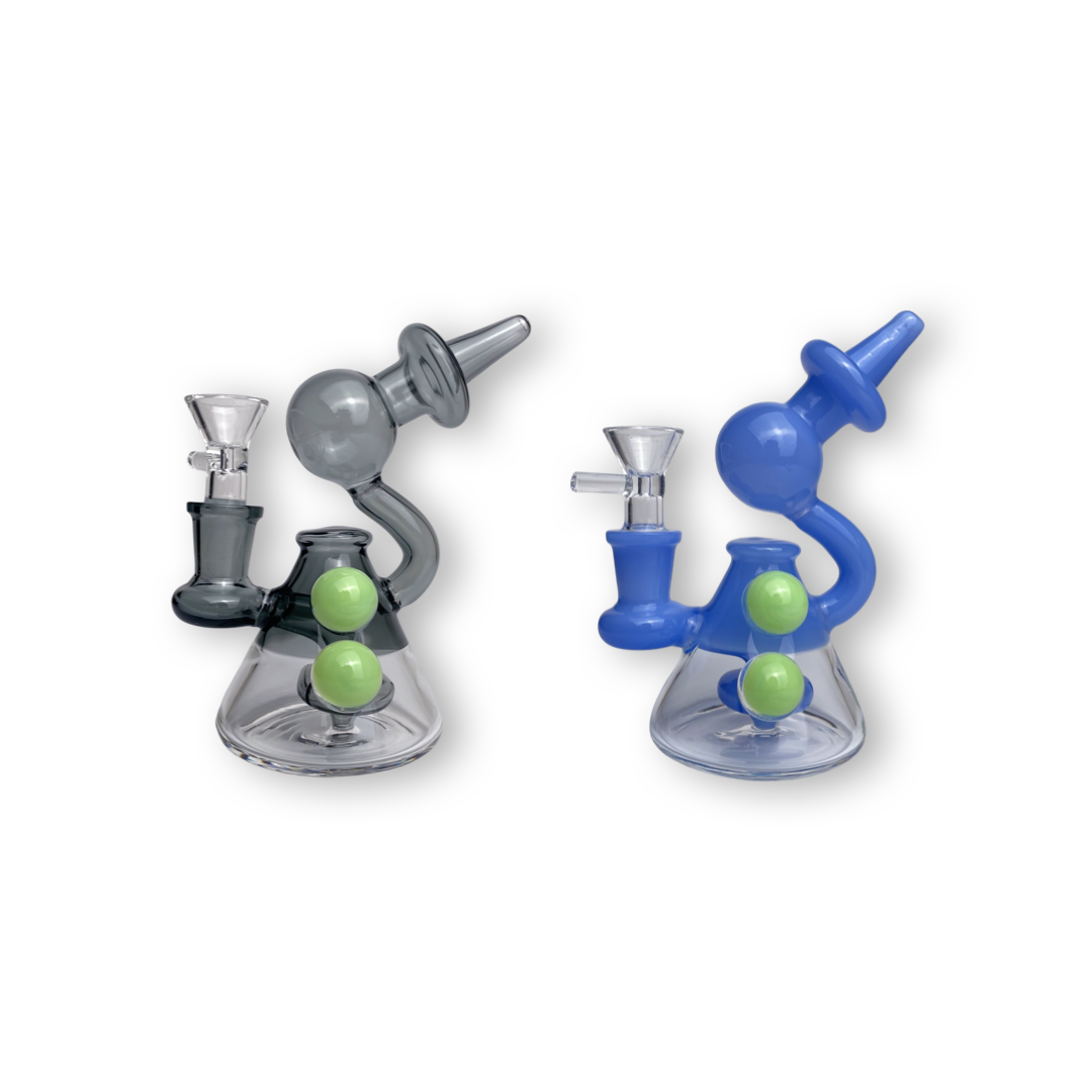 Black/ blue 5.5-inch Telescope Shower Head Rig – a stoner-approved piece for easier hits and maximum coolness. This affordable rig, for sale now, features a shower head perc , ensuring a smooth session. Elevate your vibes with the included 14mm weed bowl piece! Can be use for dabs/dry herb  , Quality glass  