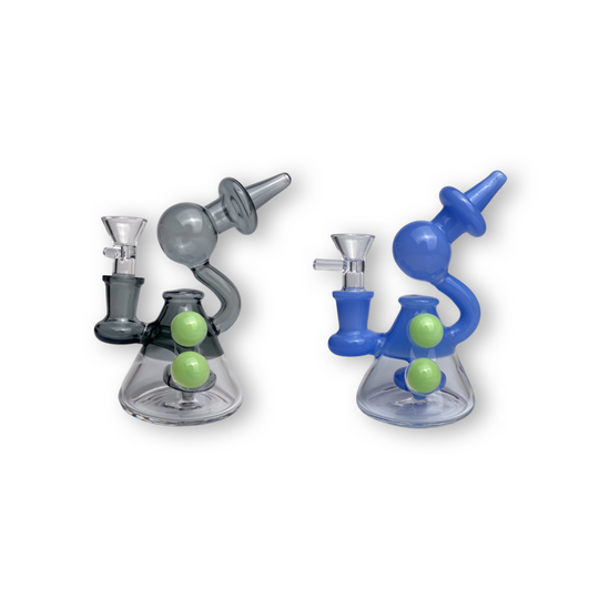 Black/ blue 5.5-inch Telescope Shower Head Rig – a stoner-approved piece for easier hits and maximum coolness. This affordable rig, for sale now, features a shower head perc , ensuring a smooth session. Elevate your vibes with the included 14mm weed bowl piece! Can be use for dabs/dry herb  , Quality glass  